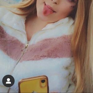 - L. Teddy sherpa White mauve fuzzy  jacket